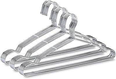 30 pièces cintres et cintres robustes en fil d'acier inoxydable avec rainures. DIAYTAR COTE D'IVOIRE, la boutique en ligne polyvalente qui répond à tous vos besoins d'articles ménagers à bas prix. Des ustensiles de cuisine pratiques aux produits d'entretien essentiels, nous avons tout ce dont vous avez besoin pour faciliter votre quotidien sans dépenser une fortune. Ne manquez pas nos bonnes affaires !