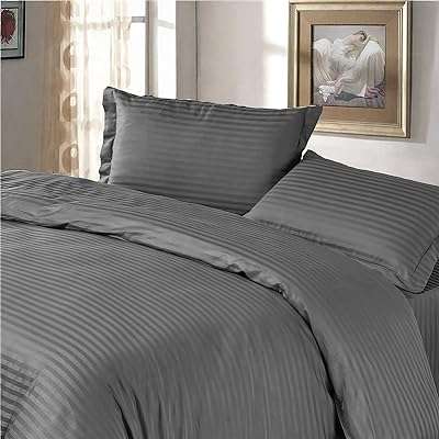 Rizlan uae parure de lit king size (3 pièces) avec taies. DIAYTAR COTE D'IVOIRE, le paradis du shopping en ligne à prix discount ! Naviguez à travers notre large gamme de produits discount soigneusement sélectionnés pour votre maison, votre cuisine, votre dressing et bien plus encore. Faites de bonnes affaires et offrez-vous les dernières tendances à petits prix, tout en restant à l'affût des nouveautés.