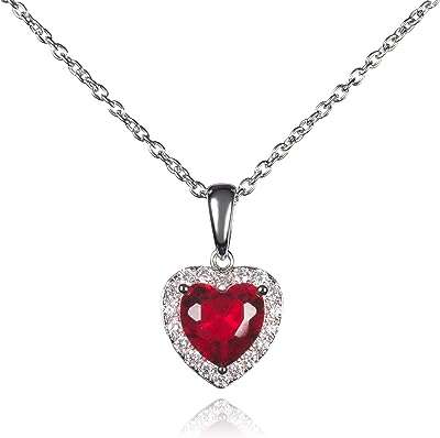 Collier pendentif coeur pour femme avec pierre en forme de coeur.. DIAYTAR COTE D'IVOIRE  - votre source de bons plans pour tous vos besoins en matière de produits discount. Avec une gamme variée de linge de maison, d'appareils électroménagers, d'articles informatiques et bien plus encore, nous sommes votre guichet unique pour des économies substantielles. Faites vos achats en ligne en toute confiance et profitez des meilleurs prix sur le marché.