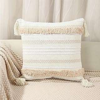 Housse de coussin bohème 45" x à pompons décoration bohème.. Vous cherchez des produits discount de qualité ? Ne cherchez plus, DIAYTAR COTE D'IVOIRE  est là pour vous ! Parcourez notre boutique en ligne et découvrez une variété d'articles pour la maison, l'électroménager, la mode, l'informatique et les gadgets à des prix défiant toute concurrence. Ne manquez pas nos offres spéciales et économisez sur tous vos achats !
