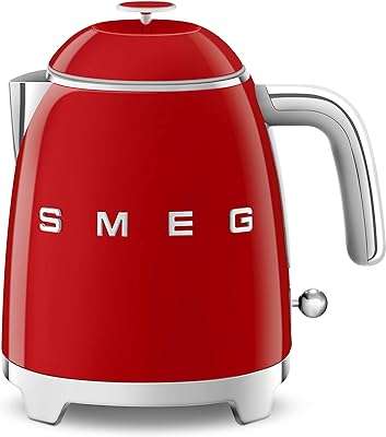 Smeg klf05rduk mini bouilloire classique des années 1950 08 litre avec indicateur de niveau. DIAYTAR COTE D'IVOIRE, la référence des bonnes affaires en ligne ! Explorez notre boutique et découvrez une sélection variée de produits, de la maison à l'informatique en passant par la mode et les gadgets. Profitez de nos prix compétitifs et achetez en toute confiance. Faites de DIAYTAR COTE D'IVOIRE  votre allié shopping, vous ne le regretterez pas.