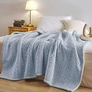 Couverture de lit réversible en flanelle polaire glucluse queen size avec peluche douce et légère. DIAYTAR COTE D'IVOIRE  est là pour rendre votre budget heureux et votre shopping facile. Parcourez notre gamme complète de produits discount de qualité supérieure allant de la maison à l'électroménager, de l'informatique à la mode, et trouvez des articles pour chaque aspect de votre vie à des prix imbattables!