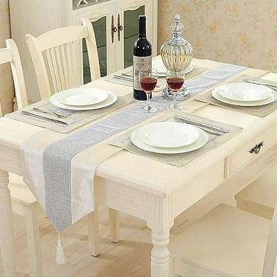 Chemin de table ranmo en diamant avec 4 sets de table élégant. Explorez DIAYTAR COTE D'IVOIRE  et découvrez un monde de produits discount passionnants. Que vous recherchiez des appareils électroménagers efficaces, des vêtements stylés ou des gadgets innovants, notre boutique en ligne dispose de tout cela et bien plus encore.  Profitez d'une expérience shopping unique tout en faisant des économies énormes chez nous !