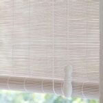 Store enrouleur en bambou blanc stores enrouleurs romains naturels volet roulant filtrant la lumière. DIAYTAR COTE D'IVOIRE  - La boutique en ligne qui rend les bonnes affaires accessibles à tous. Parcourez notre sélection de produits discount, de l'électroménager pratique à la mode abordable, tout en profitant de notre engagement envers la qualité. Ne payez plus trop cher pour ce dont vous avez besoin, faites vos achats malins chez nous !
