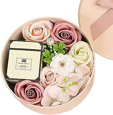 Coffret cadeau de fleurs artificielles en mousse avec bougies parfumées pour la saint valentin. Faites de bonnes affaires dès aujourd'hui avec DIAYTAR COTE D'IVOIRE  ! Parcourez notre boutique en ligne généraliste où vous trouverez une large gamme de produits discount, des articles pour la maison à l'électroménager, en passant par l'informatique et la mode. Profitez de nos prix compétitifs et offrez-vous des produits de qualité à moindre coût.