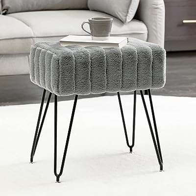 Banc ottoman carré moderne en vison tabouret de vanité en fausse fourrure grise avec pieds. Trouvez tout ce dont vous avez besoin chez DIAYTAR COTE D'IVOIRE, votre boutique en ligne discount incontournable. Avec un vaste choix d'articles pour la maison, des électroménagers aux gadgets high-tech, en passant par la mode à petits prix, nous vous offrons des opportunités d'économies tout en garantissant une satisfaction maximale.