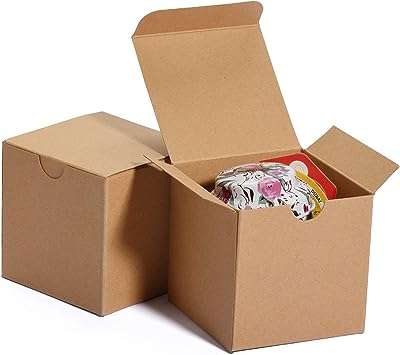 Boîtes cadeaux houseday en papier kraft avec couvercles 76 x cm. Avec DIAYTAR COTE D'IVOIRE, vous pouvez profiter de produits discount de qualité supérieure sans compromettre votre budget. Notre boutique en ligne propose une vaste sélection d'articles, allant des essentiels pour la maison aux gadgets dernier cri, tous proposés à des prix compétitifs pour vous offrir un véritable rapport qualité-prix.