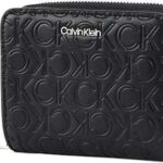 Portefeuilles calvin klein pour femme ck noir petite maroquinerie. DIAYTAR COTE D'IVOIRE, le site qui rend le shopping abordable pour tous ! Découvrez des offres incroyables sur une variété de produits essentiels, de la maison aux dernières tendances mode, en passant par l'électroménager et l'informatique. Ne manquez pas nos offres limitées et économisez gros sur vos achats en ligne !