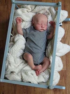 Anano 19 pouces réaliste nouveau né bébé poupée en silicone souple vinyle avec une vraie. DIAYTAR COTE D'IVOIRE  - La boutique en ligne qui vous offre des prix imbattables sur une large gamme de produits discount. Ajoutez du style à votre maison avec nos articles de décoration, simplifiez votre quotidien avec des électroménagers modernes, restez connecté avec nos gadgets technologiques et adoptez les dernières tendances de la mode sans vous ruiner. Faites de bonnes affaires à chaque achat chez nous !