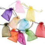 Sacs à cordon en organza (10 x 15 cm multicolores)  . Préparez-vous à des économies massives avec DIAYTAR COTE D'IVOIRE . Nous offrons une sélection variée de produits discount, allant des articles ménagers aux gadgets en passant par l'électronique et la mode. Achetez intelligemment et profitez de prix avantageux sur tous vos achats chez nous.