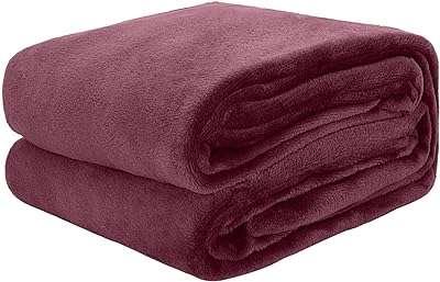 Couverture polaire en flanelle king size toutes saisons couverture chaude et moelleuse pour lit. Besoin de renouveler votre intérieur sans vous ruiner ? DIAYTAR COTE D'IVOIRE  est là pour vous offrir une vaste gamme de produits discount pour la maison, des meubles aux accessoires décoratifs en passant par les appareils électroménagers. Profitez de notre sélection de qualité à des prix incroyables et transformez votre maison sans vous soucier de votre budget.