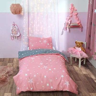 Housse de couette et taie d'oreiller réversibles galaxy stars dreamsin pour tout petit. Trouvez tout ce dont vous avez besoin à des prix imbattables chez DIAYTAR COTE D'IVOIRE  - une boutique en ligne généraliste qui vous propose des produits discount pour la maison, l'électroménager, l'informatique et plus encore.