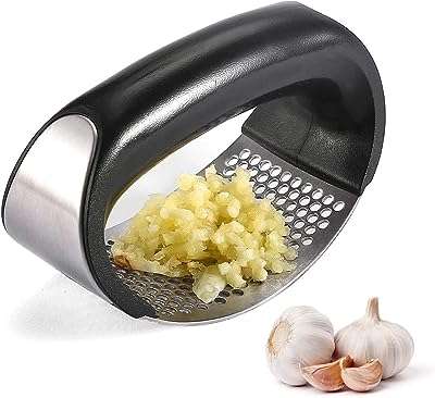 Ameterter shaker à ail hachoir ail en acier inoxydable gadget de cuisine professionnel avec poignée. Ne cherchez plus ailleurs, DIAYTAR COTE D'IVOIRE  est là pour vous offrir des produits à prix cassés. Parcourez notre boutique en ligne et découvrez notre large sélection de produits allant de la maison à l'électroménager, de l'informatique à la mode. Profitez de nos prix discount exceptionnels pour réaliser de grandes économies.