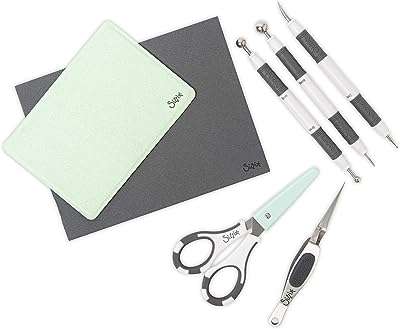 Kit de sculpture sur papier sizzix scrapbooking fabrication de cartes accessoires décoration. Faites des économies considérables avec DIAYTAR COTE D'IVOIRE, votre source ultime de produits discount en ligne. Parcourez notre large gamme d'articles allant de la maison à l'électroménager, en passant par l'informatique, la mode et les gadgets, et profitez de prix imbattables. Ne manquez pas cette occasion de vous offrir des produits de qualité à des tarifs défiant toute concurrence.