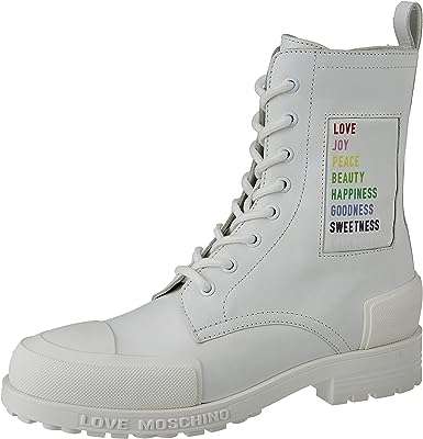 Bottines love moschino ja24294g1fia0 pour femme. DIAYTAR COTE D'IVOIRE  - la meilleure adresse en ligne pour des achats discount dans tous les domaines ! Découvrez notre vaste choix de produits, de la maison à l'électroménager en passant par l'informatique et la mode. Profitez des réductions incroyables sur des articles de qualité, vous permettant d'économiser sans compromis. Avec des options de livraison rapides et notre engagement envers votre satisfaction, bénéficiez d'une expérience d'achat en ligne sans tracas chez nous !