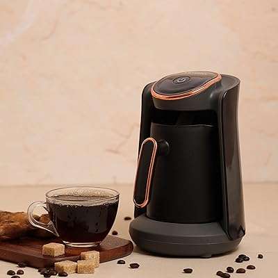 Cafetière turque krypton capacité d'infusion de 4 tasses kncm6322 noir. Achat malin en ligne ? C'est chez DIAYTAR COTE D'IVOIRE  ! Parcourez notre boutique en ligne généraliste et trouvez tout ce dont vous avez besoin à des prix réduits. Que ce soit pour équiper votre maison, mettre à jour votre garde-robe ou obtenir les derniers gadgets, notre sélection discount saura vous satisfaire sans vous ruiner !