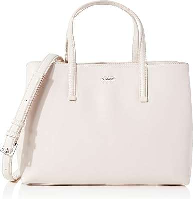 Sacs fourre tout calvin klein pour femme. Ne cherchez pas plus loin pour trouver des produits de qualité à prix réduits. DIAYTAR COTE D'IVOIRE  est votre destination en ligne pour tous vos besoins en produits discount, de la maison à l'électroménager, de l'informatique à la mode. Faites des économies substantielles et trouvez les articles parfaits, adaptés à votre budget.