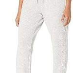 Pantalon de survêtement emblématique pour femme. Chez DIAYTAR COTE D'IVOIRE, nous croyons que le shopping discount ne devrait pas signifier sacrifier la qualité. Parcourez notre boutique en ligne pour trouver des prix imbattables sur une large sélection de produits, allant de l'électroménager à la mode. Achetez malin avec DIAYTAR COTE D'IVOIRE  !