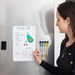 Tableau blanc magnétique effaçable à sec gjt tableau d'affichage familial bureau. Envie de relooker votre espace de travail à moindre coût ? DIAYTAR COTE D'IVOIRE  est votre allié idéal pour l'informatique professionnelle à prix discount. Des ordinateurs de bureau aux imprimantes en passant par les accessoires de bureau, nous vous proposons une gamme complète qui allie performance et économies. Optimisez votre productivité sans compromettre votre budget avec nos offres exceptionnelles !