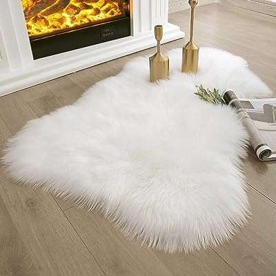 (06 m x 09 m blanc) tapis doux en fausse peau de mouton. Envie de faire de bonnes affaires ? Optez pour DIAYTAR COTE D'IVOIRE, votre destination en ligne pour des produits discount de la maison à l'informatique, vous offrant des réductions exclusives sur une large sélection d'articles.