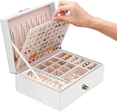 Homarket boîte de rangement de bijoux pour colliers bagues boucles d'oreilles organisateur double couche avec plateau. Cherchez-vous à économiser tout en achetant des produits de qualité ? DIAYTAR COTE D'IVOIRE  est là pour vous. Notre boutique en ligne généraliste offre une sélection variée de produits discount, allant des équipements pour la maison à l'informatique, en passant par l'électroménager et la mode. Ne payez pas plus cher ailleurs, explorez DIAYTAR COTE D'IVOIRE  pour des bonnes affaires garanties.