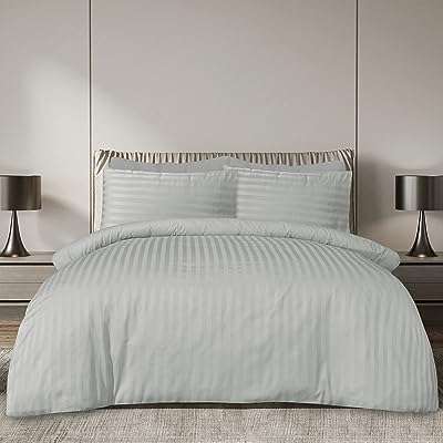 Parure de lit sleep down en polycoton doux de qualité hôtelière avec taies. À la recherche de bonnes affaires en ligne ? Ne cherchez plus ! DIAYTAR COTE D'IVOIRE  vous offre un vaste choix de produits discount, de la maison à l'électroménager, en passant par l'informatique et la mode. Faites-vous plaisir à des prix incroyables et découvrez notre sélection dès maintenant.
