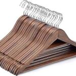 Naturesmile lot de 20 cintres en bois massif de qualité supérieure avec rayures. Explorez DIAYTAR COTE D'IVOIRE  et découvrez une variété impressionnante de produits discount pour la maison, l'électroménager, l'informatique et la mode. Avec des offres irrésistibles et une livraison rapide, faites des économies tout en obtenant des produits de qualité.
