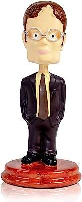 Scott toots dwight schrute bobblehead de the office la marchandise parfaite pour les fans. À la recherche de bons plans pour équiper votre maison à moindre coût ? DIAYTAR COTE D'IVOIRE  est là pour vous ! Découvrez notre sélection de produits discount pour la maison, de l'électroménager à la décoration, et profitez de prix imbattables tout au long de l'année.