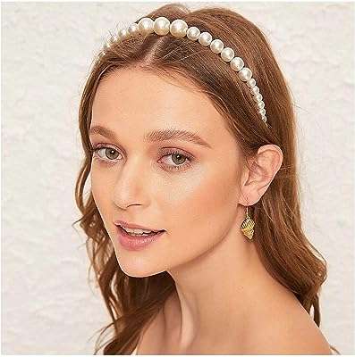 Bandeau de perles andalouses au design bohème vintage incrusté tressées accessoires pour cheveux en blanches. DIAYTAR COTE D'IVOIRE  vous offre un large choix de produits discount, allant des appareils électroménagers dernier cri aux vêtements à la mode en passant par les gadgets les plus innovants. Faites vos achats en ligne en toute simplicité et bénéficiez de prix avantageux pour équiper votre maison avec style, sans vous ruiner.