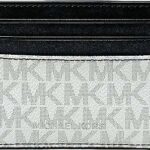 Porte cartes long cooper pour hommes blanc brillant noir sac fourre tout. Faites de bonnes affaires en matière d'électroménager sur DIAYTAR COTE D'IVOIRE  ! Notre boutique en ligne propose une large gamme d'appareils ménagers à des prix imbattables. Que ce soit pour une machine à laver, un réfrigérateur ou un aspirateur, vous trouverez tout ce dont vous avez besoin chez nous.