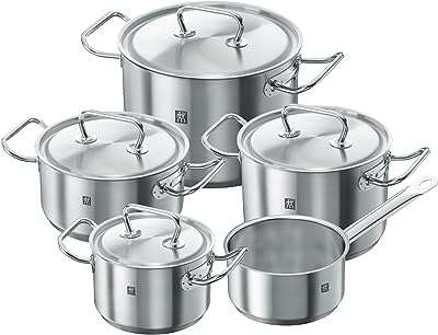 Batterie de cuisine zwilling t classic noir et argent 5 pièces. Bienvenue chez DIAYTAR COTE D'IVOIRE, votre destination de choix pour dénicher des bonnes affaires en ligne. Explorez notre sélection de produits discount allant des indispensables de la maison aux dernières nouveautés informatiques et mode, et profitez de notre engagement à vous offrir des prix compétitifs.