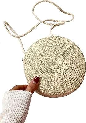 Sacs à bandoulière en rotin sac rond en paille tissé la main pour femme. DIAYTAR COTE D'IVOIRE, votre destination de choix pour des produits discount en ligne. Explorez notre catalogue en constante évolution, riche en articles pour la maison, l'électroménager, l'informatique, la mode et les gadgets, et choisissez parmi des milliers de produits à prix cassés. Optez pour des achats intelligents et économisez gros avec notre boutique en ligne.