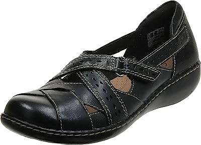 Mocassins clarks ashland spin q pour femmes. DIAYTAR COTE D'IVOIRE, le choix parfait pour tous les chasseurs de bonnes affaires. Plongez dans notre boutique en ligne et explorez notre large sélection d'articles discount, comprenant tout, des articles pour la maison à l'électroménager, en passant par l'informatique, la mode et les gadgets. Faites des économies substantielles sans sacrifier la qualité et donnez une nouvelle dimension à votre expérience de shopping en ligne.