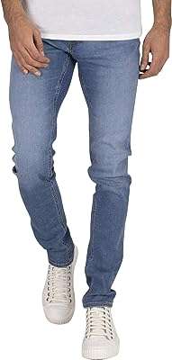 Jean jj eaglen original am815 de jack & jones pour hommes. DIAYTAR COTE D'IVOIRE  vous offre un large choix de produits discount, allant des appareils électroménagers dernier cri aux vêtements à la mode en passant par les gadgets les plus innovants. Faites vos achats en ligne en toute simplicité et bénéficiez de prix avantageux pour équiper votre maison avec style, sans vous ruiner.