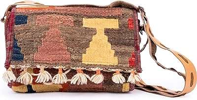 Sac à bandoulière kilim fait main avec cuir véritable portefeuilles kilim. Faites des économies sans sacrifier la qualité avec DIAYTAR COTE D'IVOIRE . Parcourez notre assortiment exceptionnel comprenant des appareils électroménagers dernier cri, des articles de décoration pour votre maison, des gadgets high-tech incontournables et des vêtements à la pointe de la mode, le tout à des prix défiant toute concurrence.