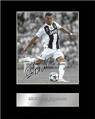 Affichage photo dédicacé par iconicpix cristiano ronaldo 01 cadeau manuscrit. DIAYTAR COTE D'IVOIRE  : la solution idéale pour des achats malins en ligne. Profitez de notre large gamme de produits discount, allant des appareils électroménagers essentiels aux dernières tendances de la mode, en passant par les accessoires informatiques indispensables, et économisez tout en vous faisant plaisir.