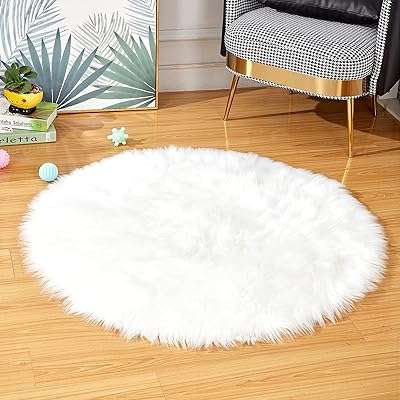 Tapis rond en fausse fourrure pour salon et chambre à coucher. Découvrez DIAYTAR COTE D'IVOIRE, votre boutique en ligne où vous pouvez économiser gros sur une large gamme de produits. Trouvez tout ce dont vous avez besoin pour votre maison, de l'électroménager à l'informatique, et restez à la mode avec nos vêtements et gadgets discount. N'attendez plus et profitez dès maintenant de nos offres à prix cassés!