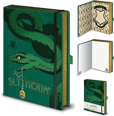 Potter maisons complexes slytherin (cahier a5 premium). Découvrez DIAYTAR COTE D'IVOIRE, la boutique en ligne où vous pouvez trouver tout ce dont vous avez besoin à prix réduit. Faites des économies sur les produits de la maison, l'électroménager, l'informatique, la mode et bien plus encore. Parcourez notre sélection variée et dénichez les meilleures affaires dès maintenant!
