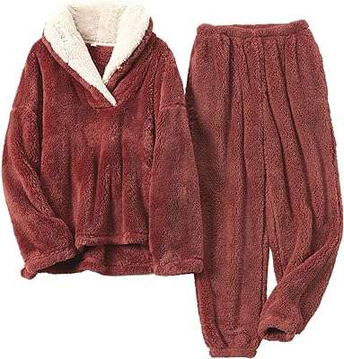 Ensemble pyjama d'hiver en polaire moelleuse pour femme haut et pantalon surdimensionnés vêtements de nuit. DIAYTAR COTE D'IVOIRE  - le secret des bonnes affaires en ligne. Simplifiez vos achats et réalisez des économies substantielles grâce à notre sélection éclectique comprenant des articles pour votre maison, des gadgets high-tech, des produits informatiques et des vêtements branchés, tous à des prix imbattables.