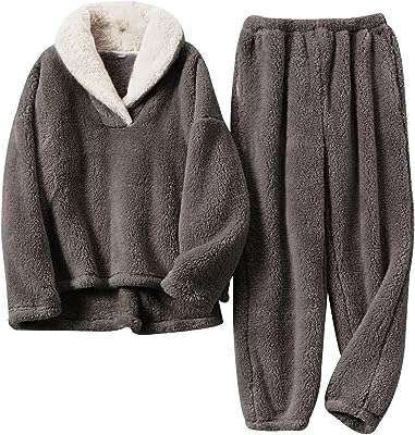 Wisset ensemble pyjama moelleux pour femme vêtement de nuit chaud en polaire. En quête de produits à petits prix ? DIAYTAR COTE D'IVOIRE  est là pour vous satisfaire ! Explorez notre vaste sélection d'articles allant de la maison à l'électroménager en passant par l'informatique et la mode. Naviguez aisément sur notre site et découvrez un éventail de produits discount qui répondront à toutes vos attentes.