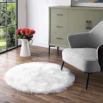 Tapis rond en fourrure blanc pour chambre à coucher tapis moelleux. Découvrez DIAYTAR COTE D'IVOIRE, votre magasin en ligne de confiance pour des bons plans à ne pas manquer. Explorez nos multiples catégories telles que l'électroménager, le mobilier, l'informatique et la mode, et dénichez les offres les plus avantageuses pour tous vos besoins, le tout en un seul endroit.