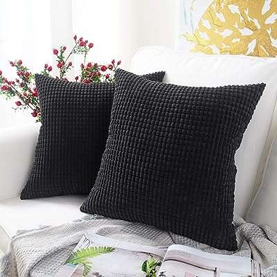 Ensemble de 2 housses de coussin décoratives carrées en velours côtelé. DIAYTAR COTE D'IVOIRE, le paradis du shopping en ligne à prix discount ! Naviguez à travers notre large gamme de produits discount soigneusement sélectionnés pour votre maison, votre cuisine, votre dressing et bien plus encore. Faites de bonnes affaires et offrez-vous les dernières tendances à petits prix, tout en restant à l'affût des nouveautés.