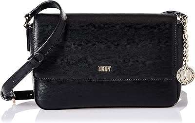 Sac bandoulière dkny bryant pour femme rabat moyen noir or taille unique. Bienvenue chez DIAYTAR COTE D'IVOIRE, le paradis des bonnes affaires en ligne ! Découvrez une large gamme de produits discount pour équiper votre maison, trouver l'électroménager de vos rêves, vous divertir avec des gadgets innovants, et compléter votre garde-robe avec des vêtements à la pointe de la mode, le tout à des prix défiant toute concurrence.