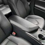 Housse de console remoch pour toyota camry 2018 2023 d'accoudoir central en cuir. DIAYTAR COTE D'IVOIRE  vous propose une expérience d'achats en ligne unique. Découvrez notre sélection de produits discount allant de la maison à l'électroménager, de l'informatique à la mode, sans oublier les gadgets les plus en vogue. Ne dépensez pas plus que nécessaire et trouvez tous vos articles préférés à des prix incroyables !
