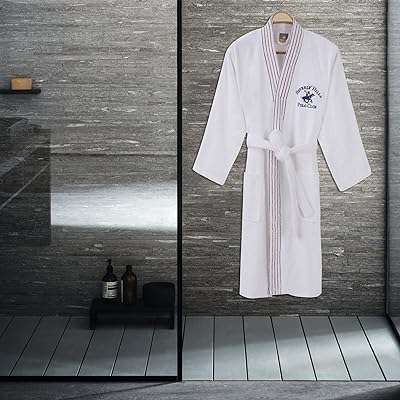 Peignoir beverly hills polo club pour homme blanc 355bhp1701 m l. Économisez sur tous vos achats avec DIAYTAR COTE D'IVOIRE, la boutique en ligne où vous trouverez des produits discount de qualité supérieure. Explorez notre large gamme de produits, allant de la maison à l'électroménager, de l'informatique à la mode et aux gadgets, et faites des affaires incroyables. Profitez de nos offres promotionnelles exclusives et commandez dès maintenant pour une expérience d'achat en ligne à prix réduit.