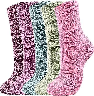 5 paires de chaussettes en laine pour femmes longues et chaudes. Faites des économies importantes sur tous vos achats grâce à DIAYTAR COTE D'IVOIRE, votre boutique en ligne préférée pour des offres discount exceptionnelles. Du petit électroménager à la mode tendance en passant par les gadgets high-tech, découvrez notre large sélection d'articles à prix réduits dès aujourd'hui!