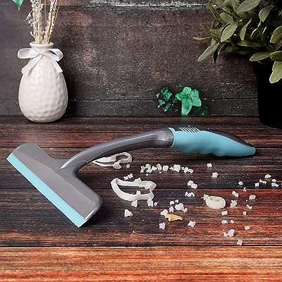 Essuie glace en plastique royalford polyvalent pour le nettoyage des vitres avec lame. Ne cherchez plus, DIAYTAR COTE D'IVOIRE  est la boutique en ligne qu'il vous faut pour trouver tout ce dont vous avez besoin à petit prix ! Du petit électroménager aux articles de mode tendance en passant par les dernières technologies, explorez notre vaste catalogue et réalisez de véritables bonnes affaires !