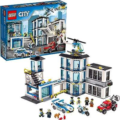 Lego city police station 60141 ensemble de construction avec voiture de police cellule de prison et hélicoptère. Chez DIAYTAR COTE D'IVOIRE, nous croyons que le shopping discount ne devrait pas signifier sacrifier la qualité. Parcourez notre boutique en ligne pour trouver des prix imbattables sur une large sélection de produits, allant de l'électroménager à la mode. Achetez malin avec DIAYTAR COTE D'IVOIRE  !