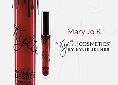 (mary jo k) - rouge à lèvres liquide mat kylie cosmetics - mary jo k par kylie cosmetics. DIAYTAR COTE D'IVOIRE, boutique en ligne généraliste, propose plus de 300000 références pour répondre à tous les besoins de ses clients. Avec sa gamme variée de produits, elle est devenue la boutique leader en Cote d'Ivoire. Elle offre une expérience d'achat en ligne pratique et sécurisée.