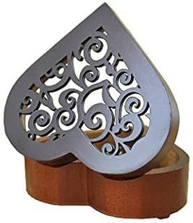 Mayaka786 boîte à musique en forme de cœur avec inscription conçue par bollywood. Chez DIAYTAR COTE D'IVOIRE, nous proposons une large gamme de produits pour répondre à tous vos besoins. Notre équipe travaille sans relâche pour vous apporter les dernières tendances et les produits de haute qualité. Nous sommes déterminés à vous offrir le meilleur service client possible.